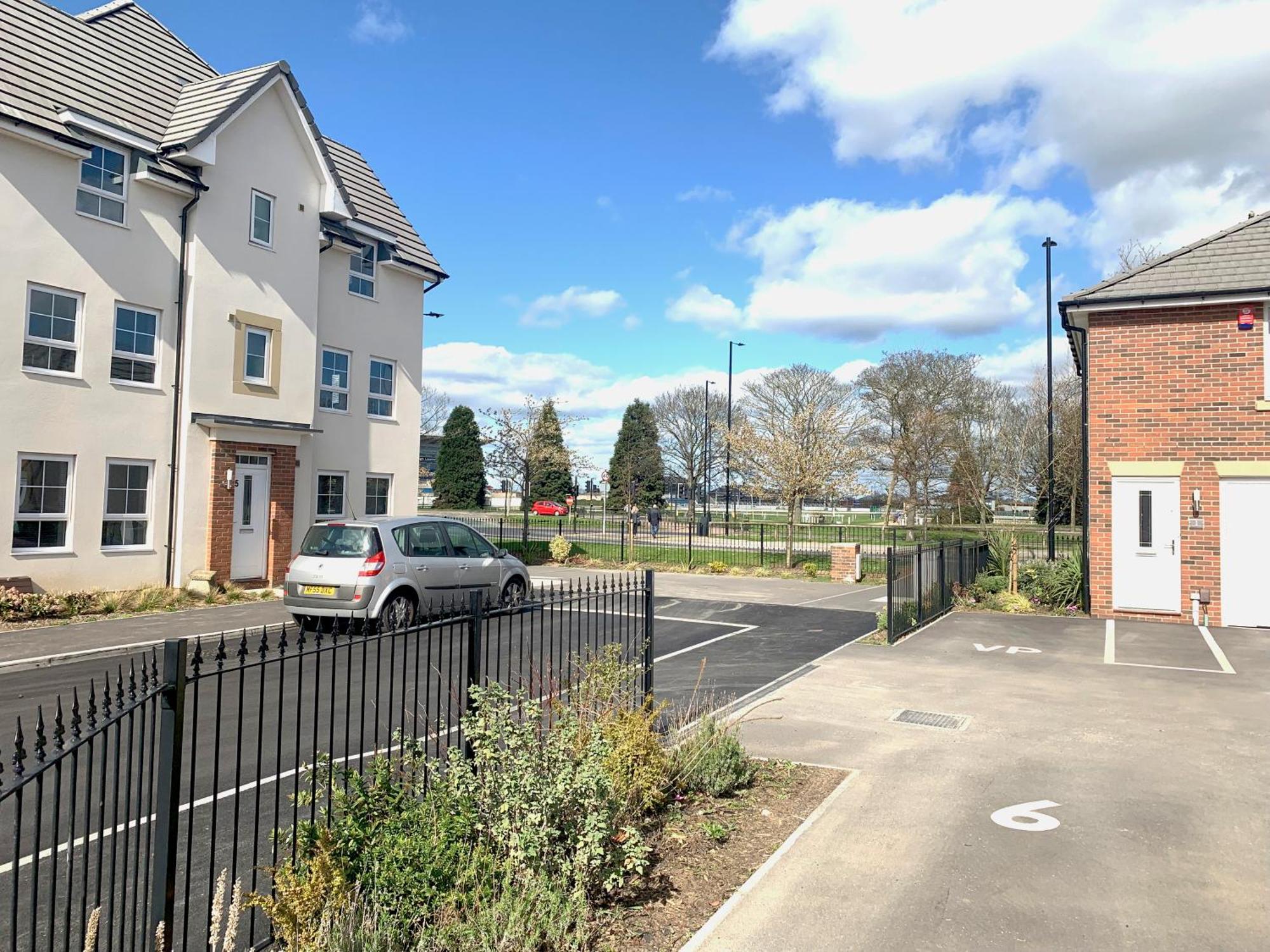 Home Crowd Luxury Apartments Doncaster Exteriör bild